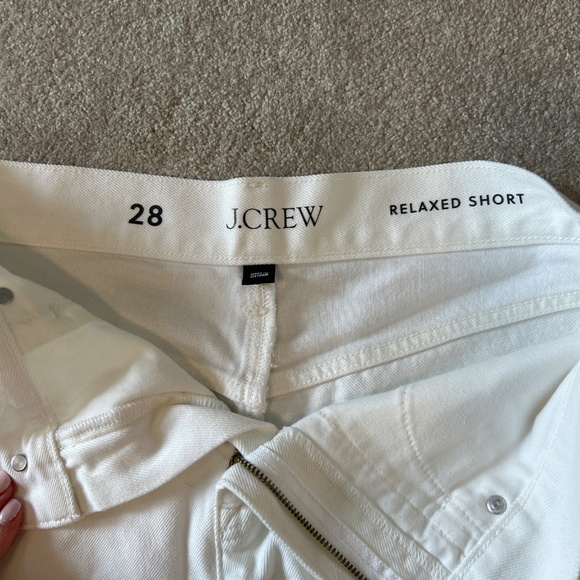 Jcrew Relaxed denim short in white - Picture 3 of 3